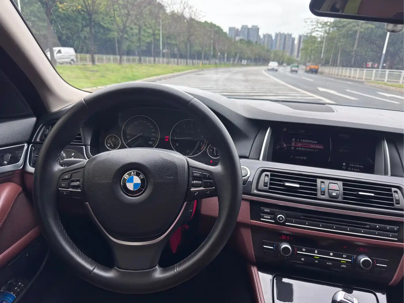 BMW 5 Series (Import) 2014 520i Classic фото 17