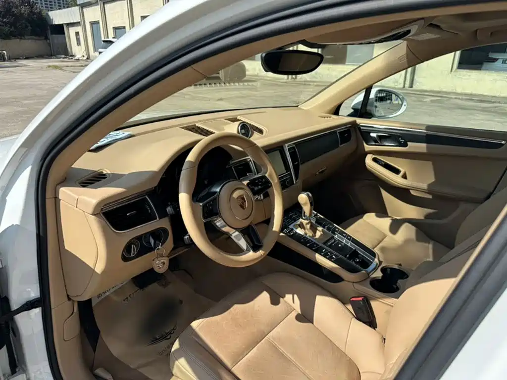 Photo 16 - Porsche Macan