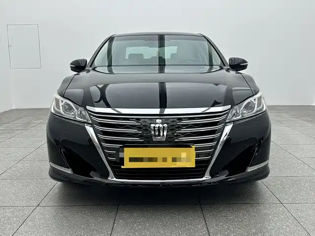 Toyota Crown 2015 2.5L Elite Version фото 2