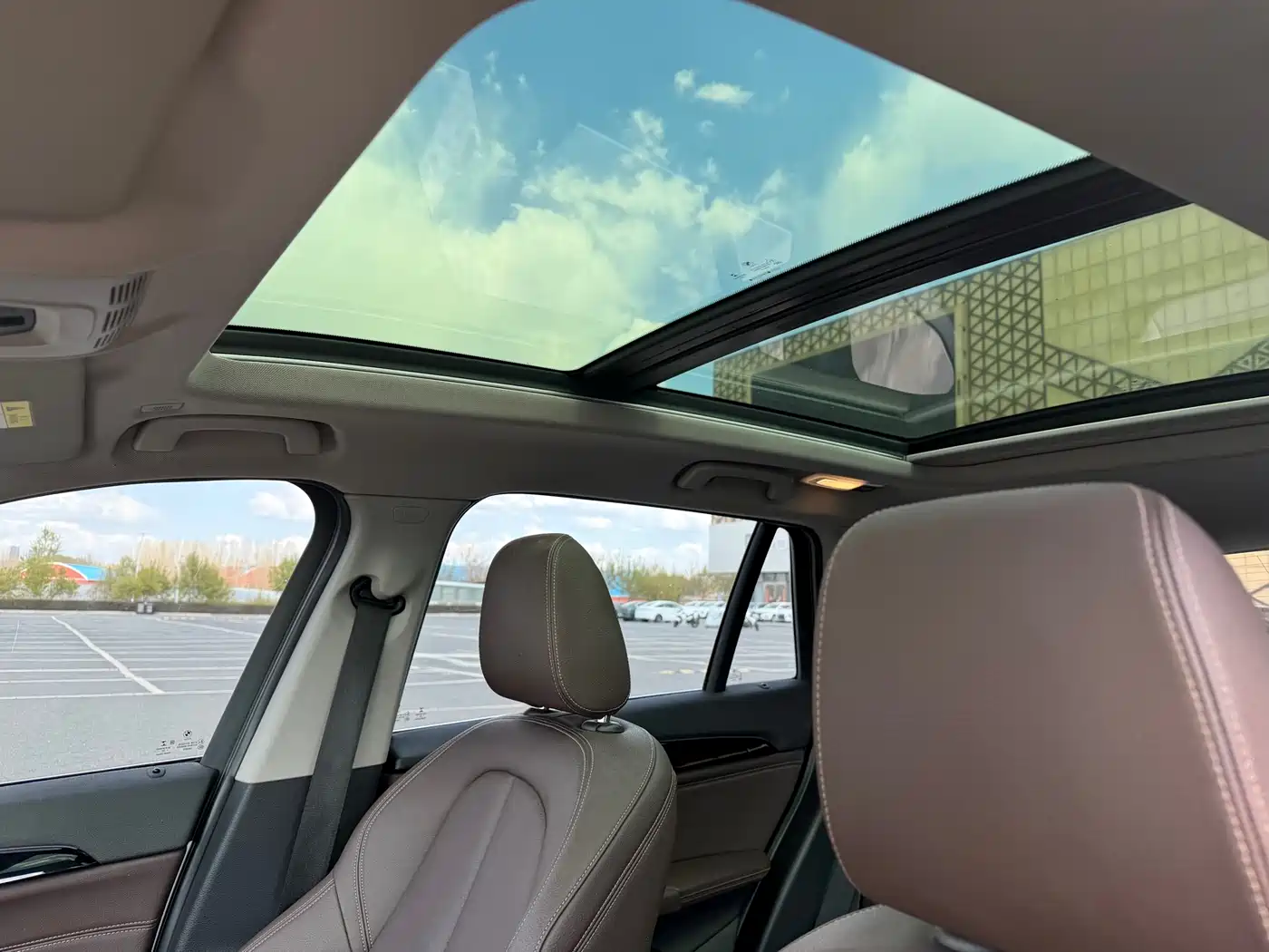 BMW X1 2022 sDrive20Li Premium фото 16