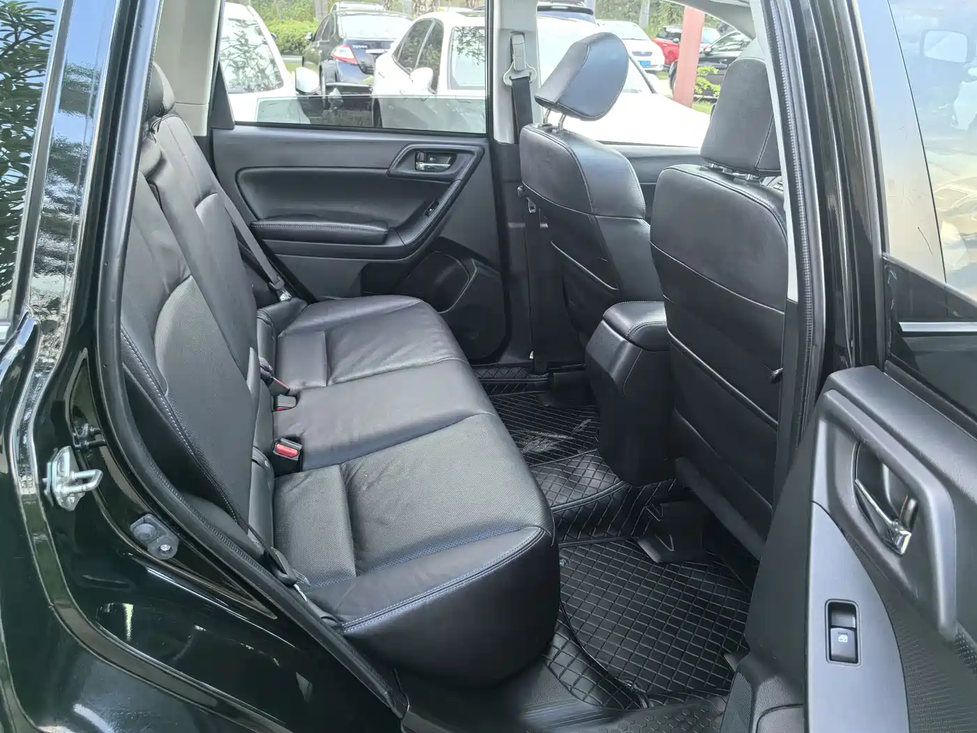 Subaru Forester 2015 2.5i Special Commemorative Edition фото 16