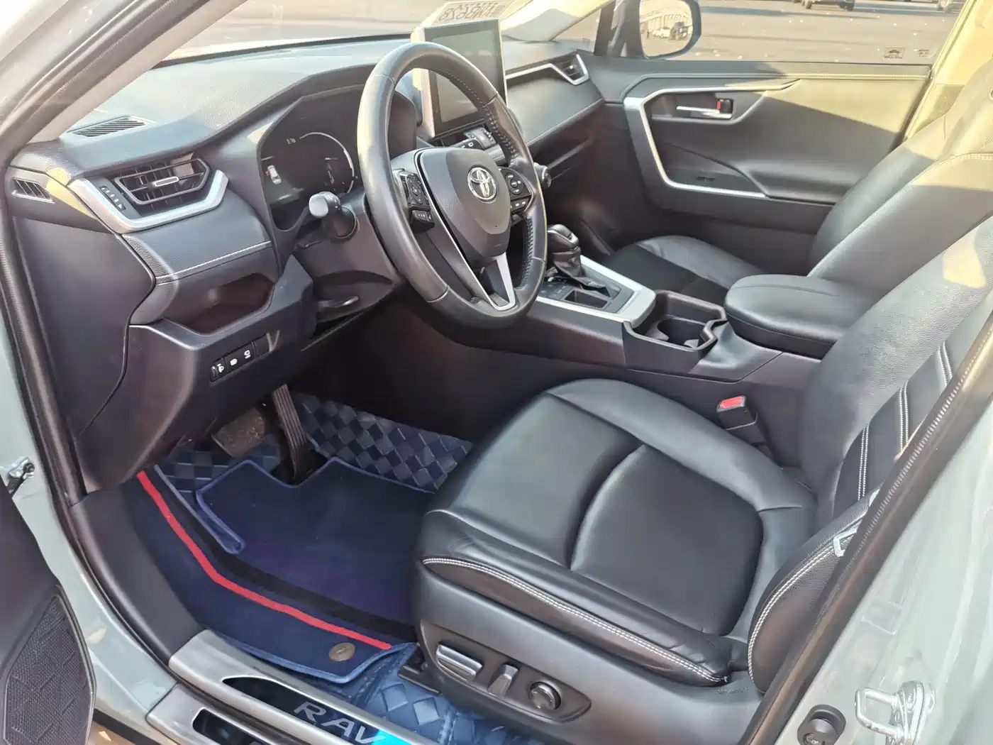 Toyota RAV4 Rongfang 2020 2.0L CVT 2WD Prestige Edition фото 8
