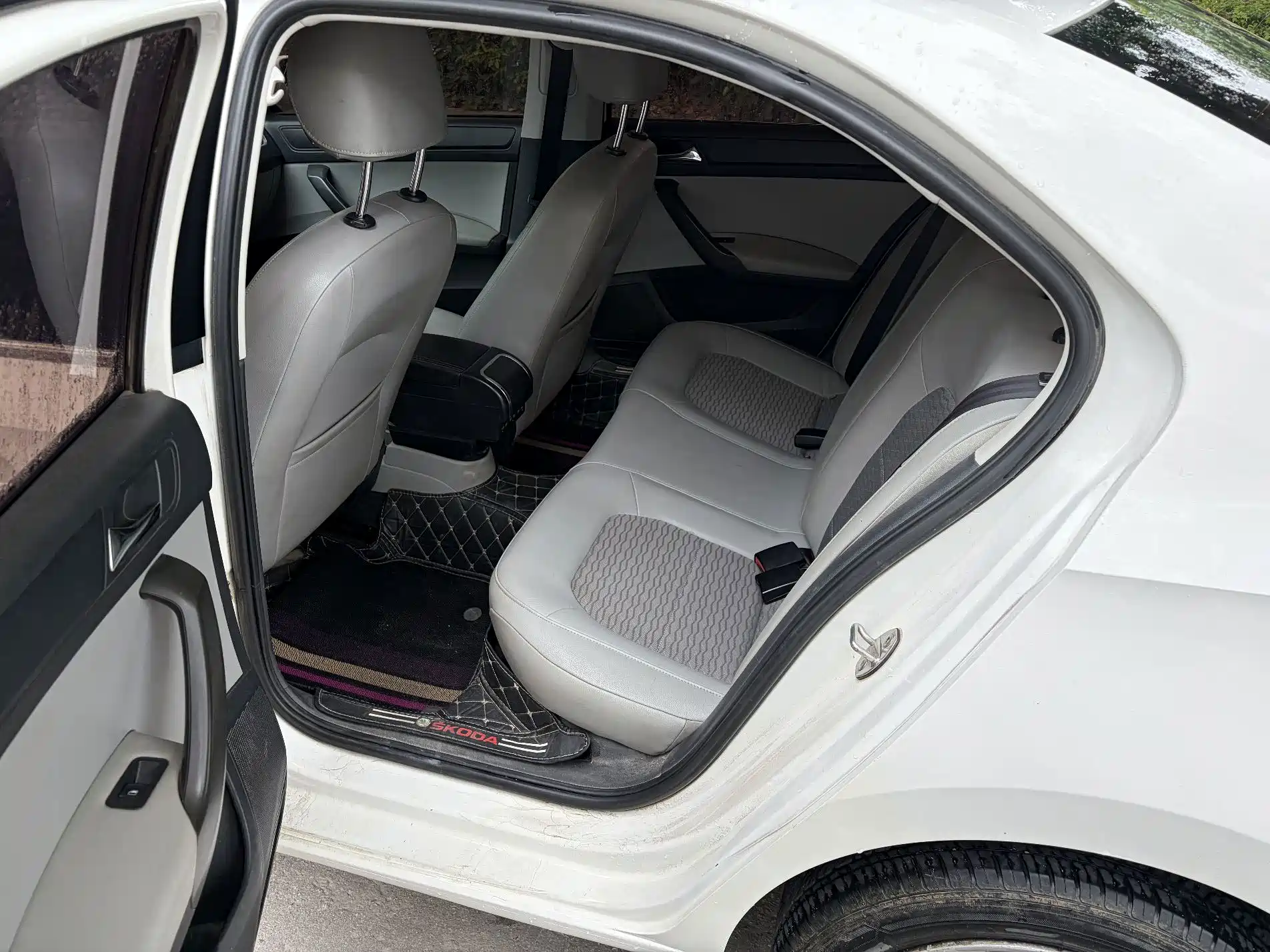 Photo 7 - Škoda Rapid