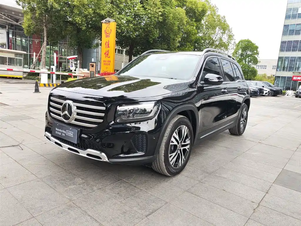 MERCEDES-BENZ GLB