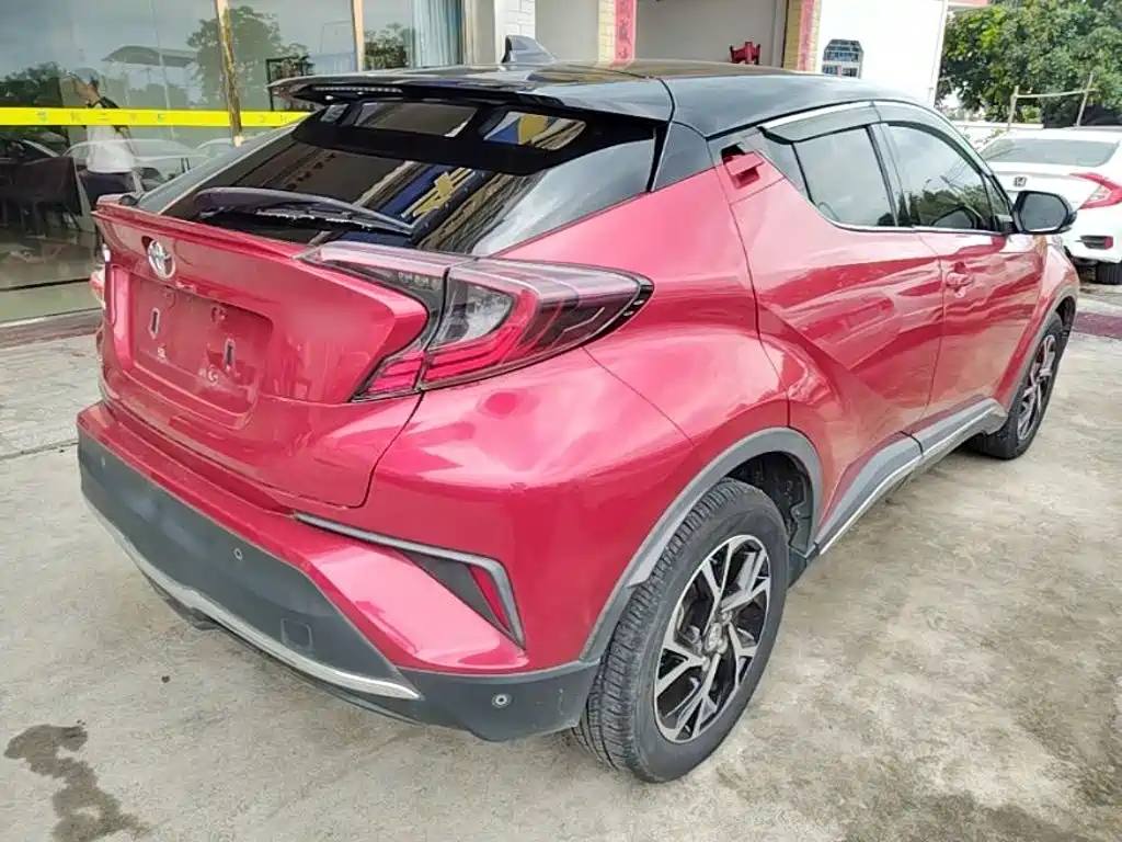 Photo 7 - Toyota C-HR