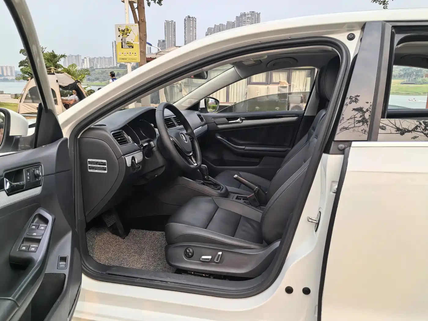 Volkswagen Sagitar 2017 230TSI Automatic Comfort фото 9