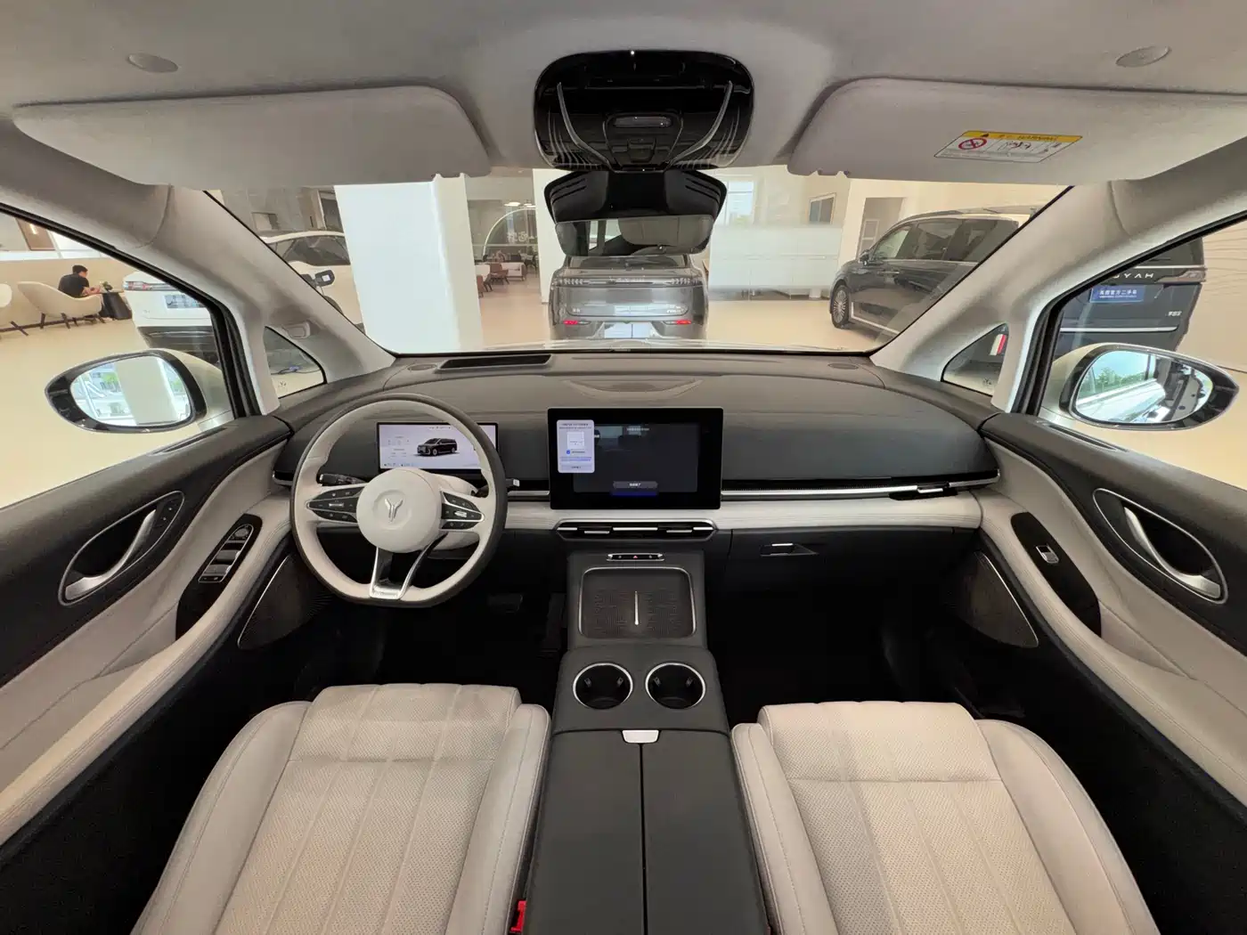 Voyah Auto Voyah Dreamer 2025 PHEV AWD Flagship Qian Kun Edition фото 12