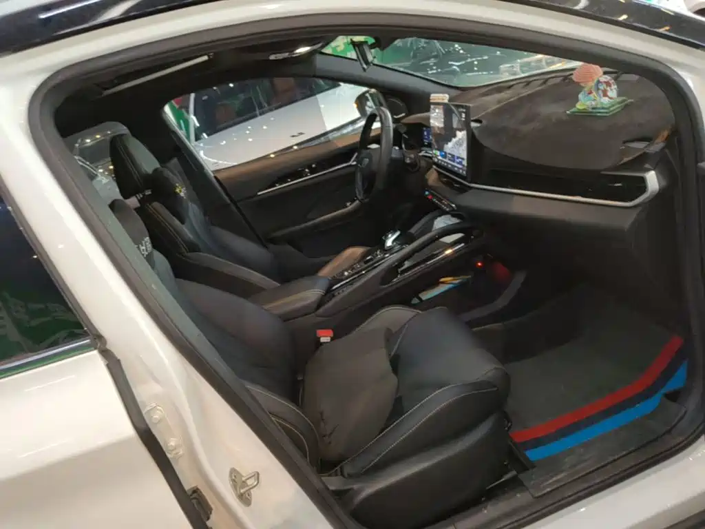 Photo 25 - Geely Coolray