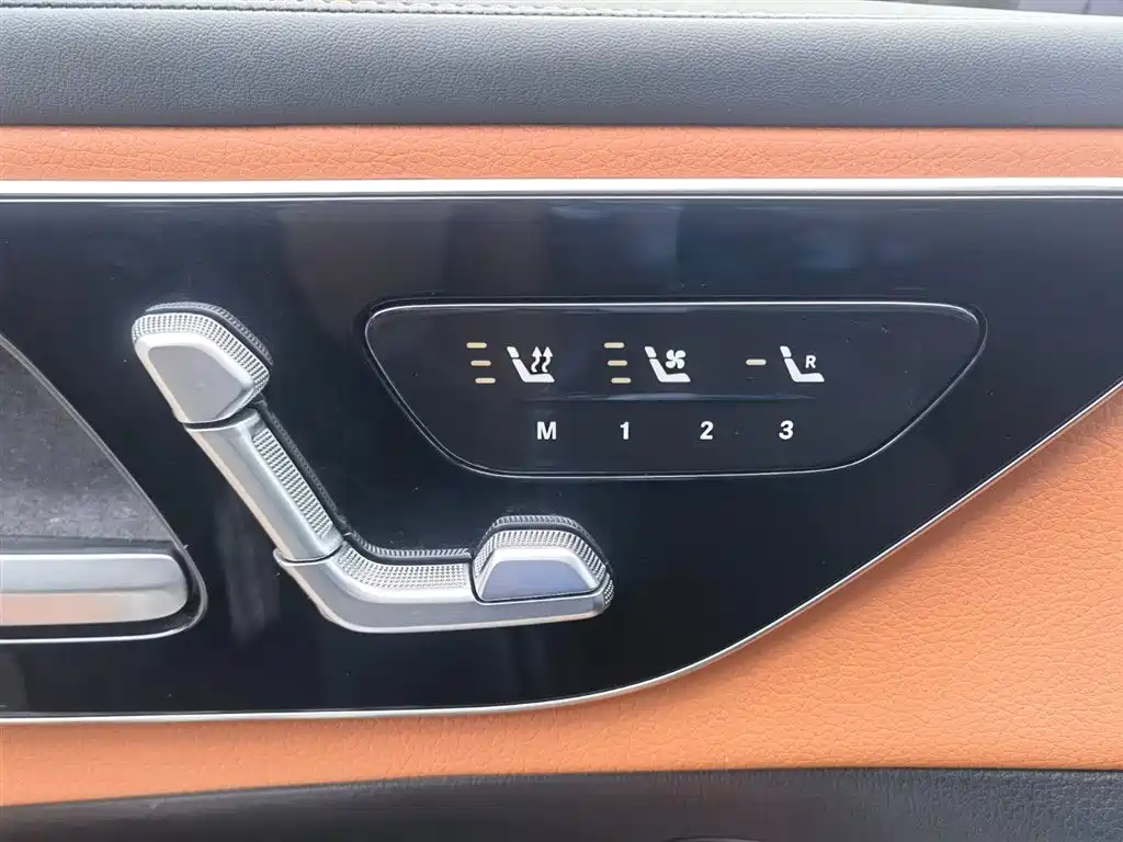 Mercedes-Benz GLC 2024 GLC 300 L 4MATIC Dynamic 5-seater фото 36