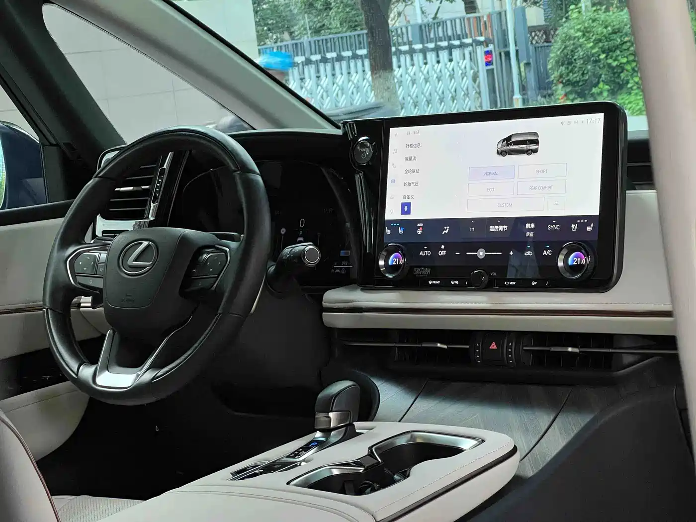 Lexus LM 2024 2023 500h 6-Seater Prestige Edition