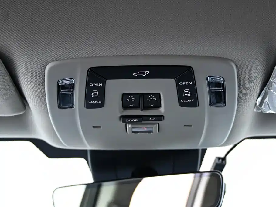 Toyota Sienna 2026 2.5L Hybrid FWD Luxury Edition фото 28