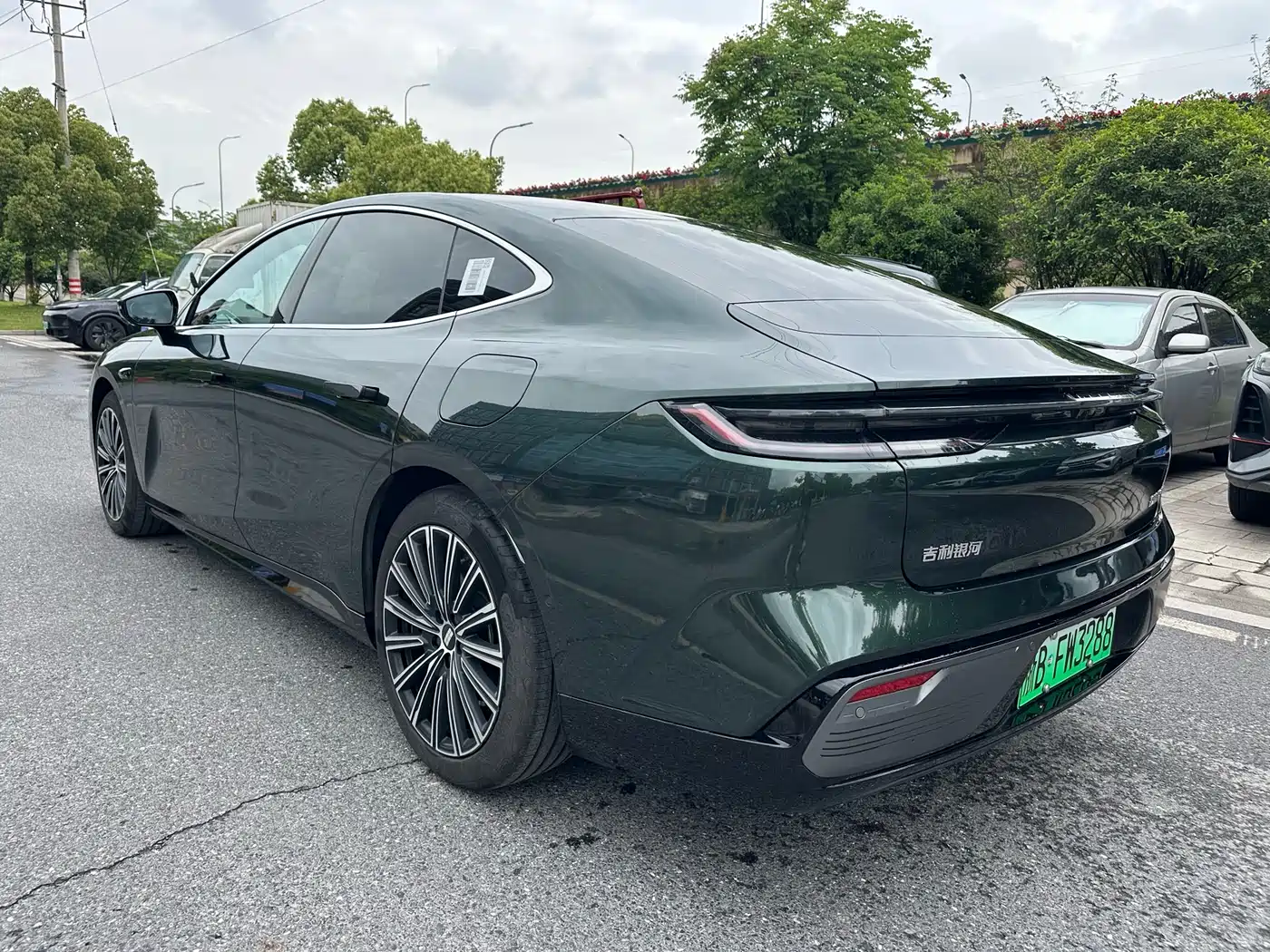 Geely Galaxy Galaxy Xingyao 8 2025 130km EM-P Starship Edition фото 6