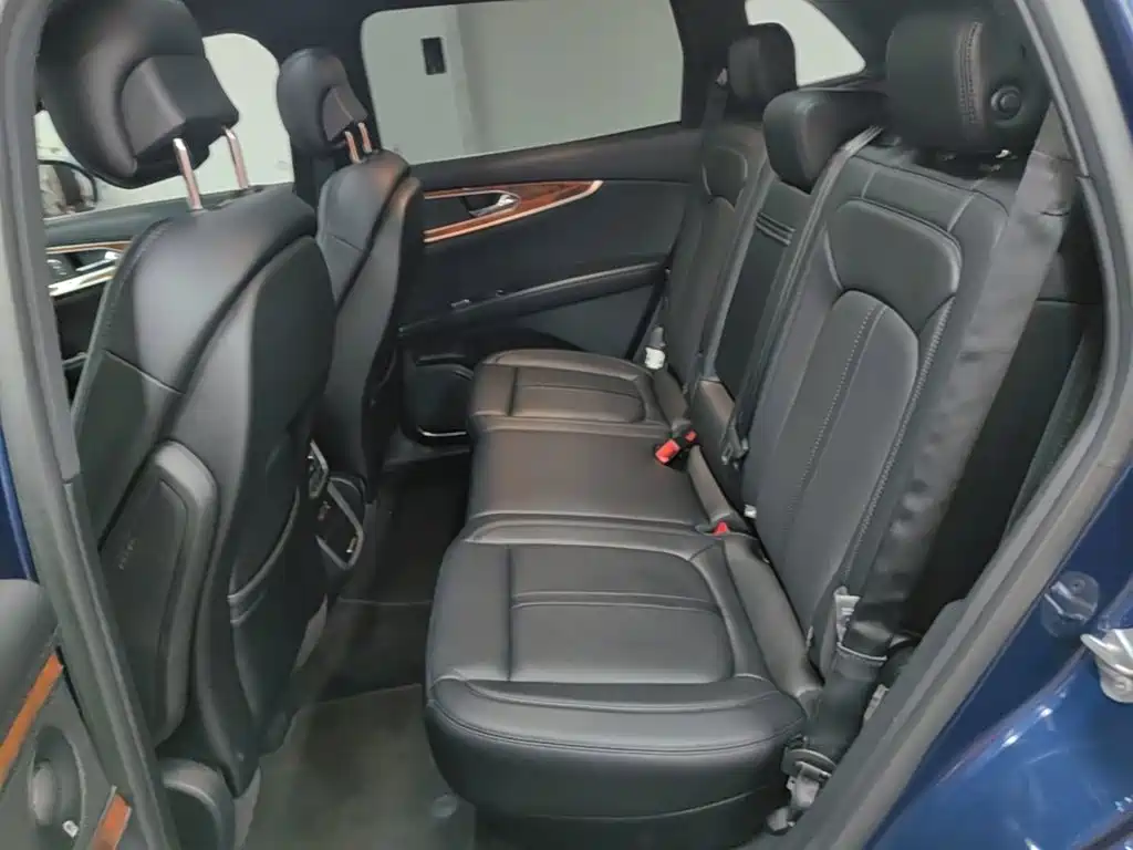 Photo 17 - Lincoln MKX