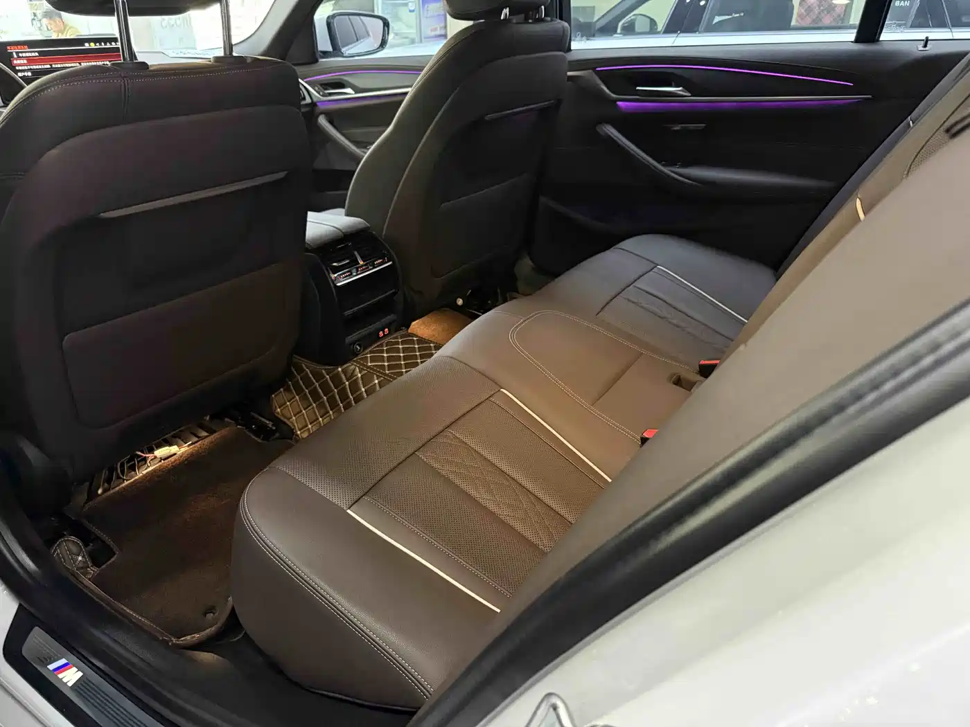 BMW 5 Series 2023 530Li Leading M Sport Package фото 9