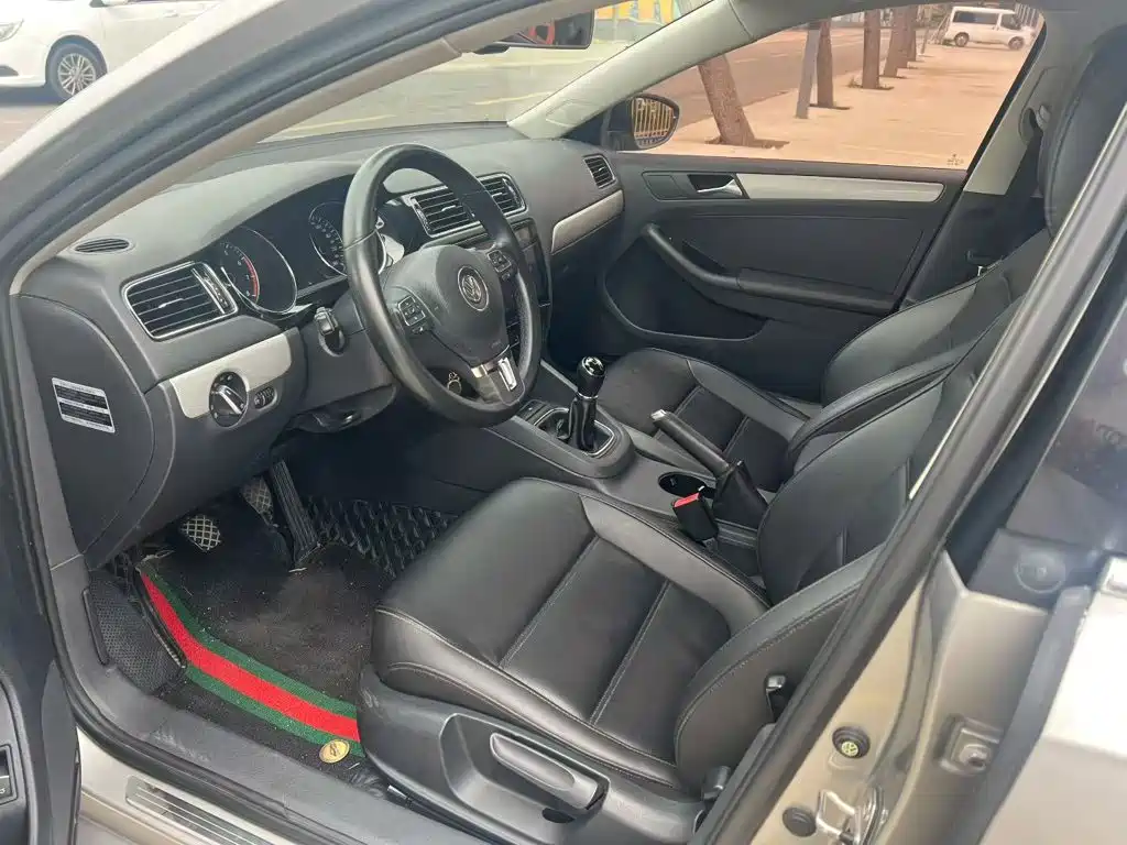 Фото 9 - Volkswagen Sagitar