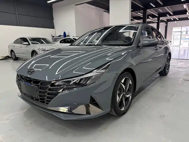 HYUNDAI ELANTRA