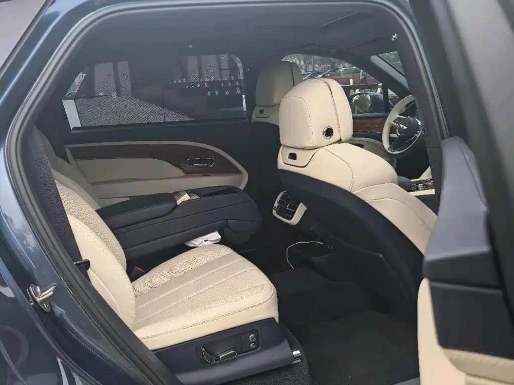 Bentley Bentayga 2024 2024 4.0T V8 Long Wheelbase