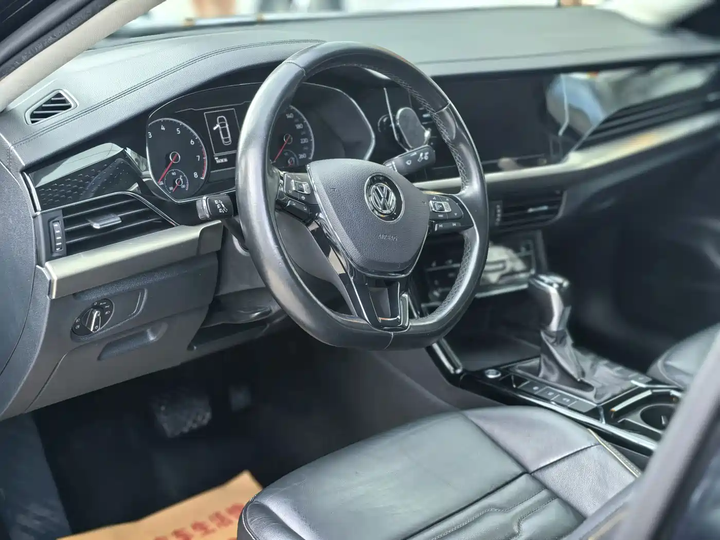 Фото 20 - Volkswagen Passat