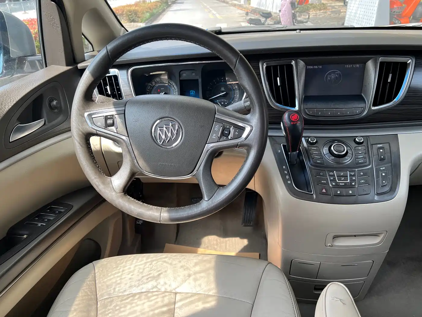 Buick GL8 2011 3.0L GT Luxury Business Elegance Edition фото 10