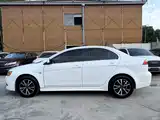 Photo 12 - Mitsubishi Lancer EX