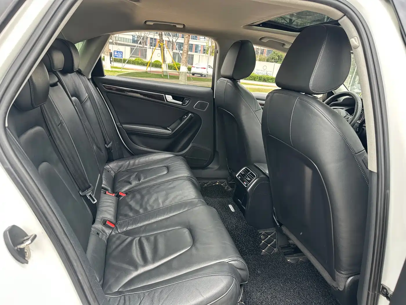 Audi A4L 2015 35 TFSI Auto Comfort фото 14