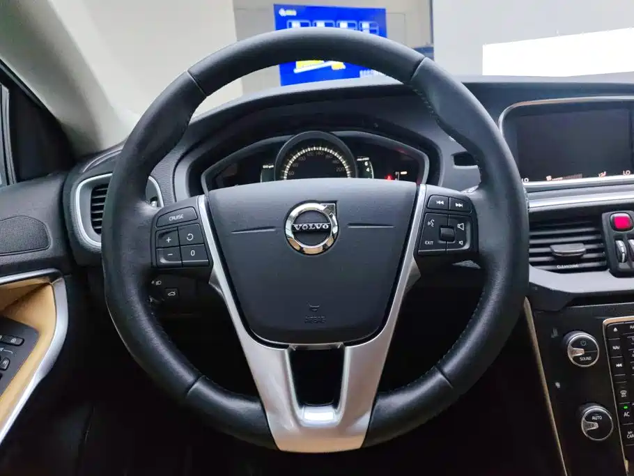 Photo 15 - Volvo V40