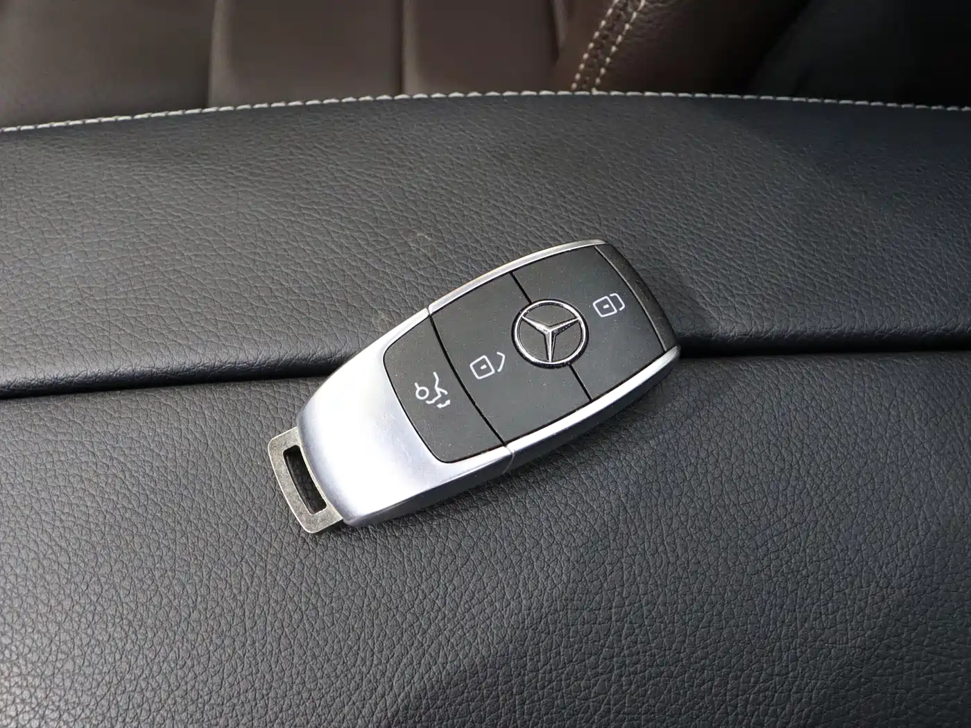 Mercedes-Benz GLC 2020 Facelift GLC 300 L 4MATIC Luxury фото 12