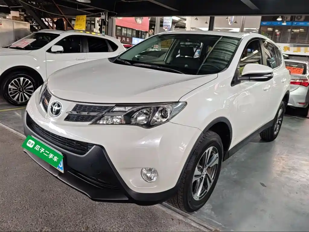 Toyota RAV4 Rongfang 2015 2.0L CVT 2WD Trend Edition