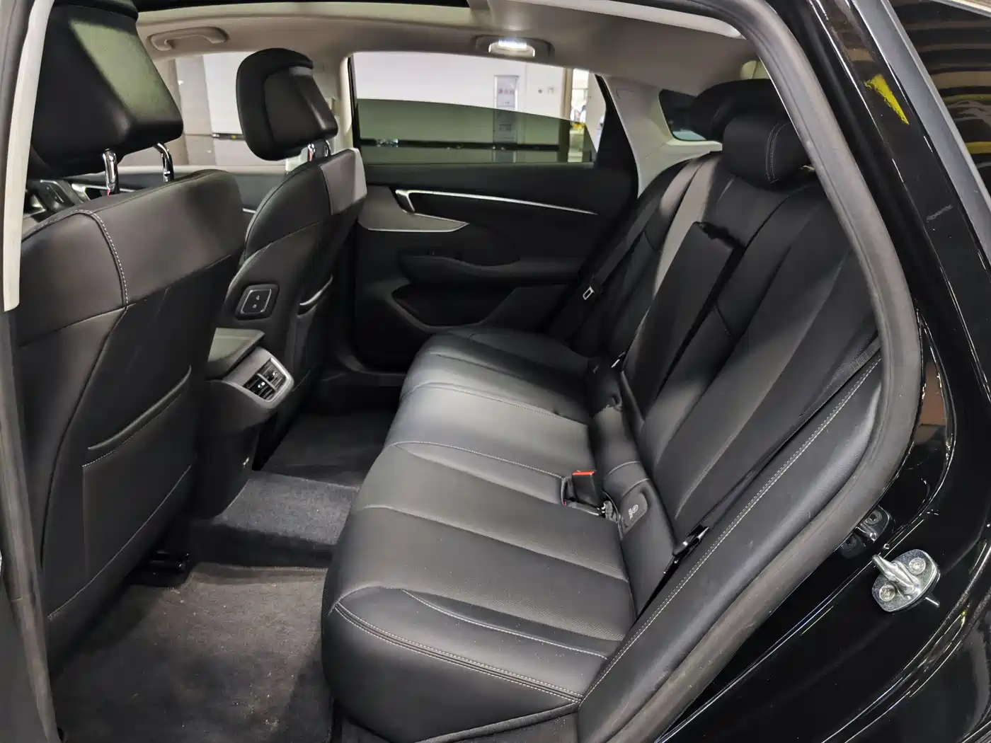 Buick LaCrosse 2026 Model 28T Platinum Edition фото 9