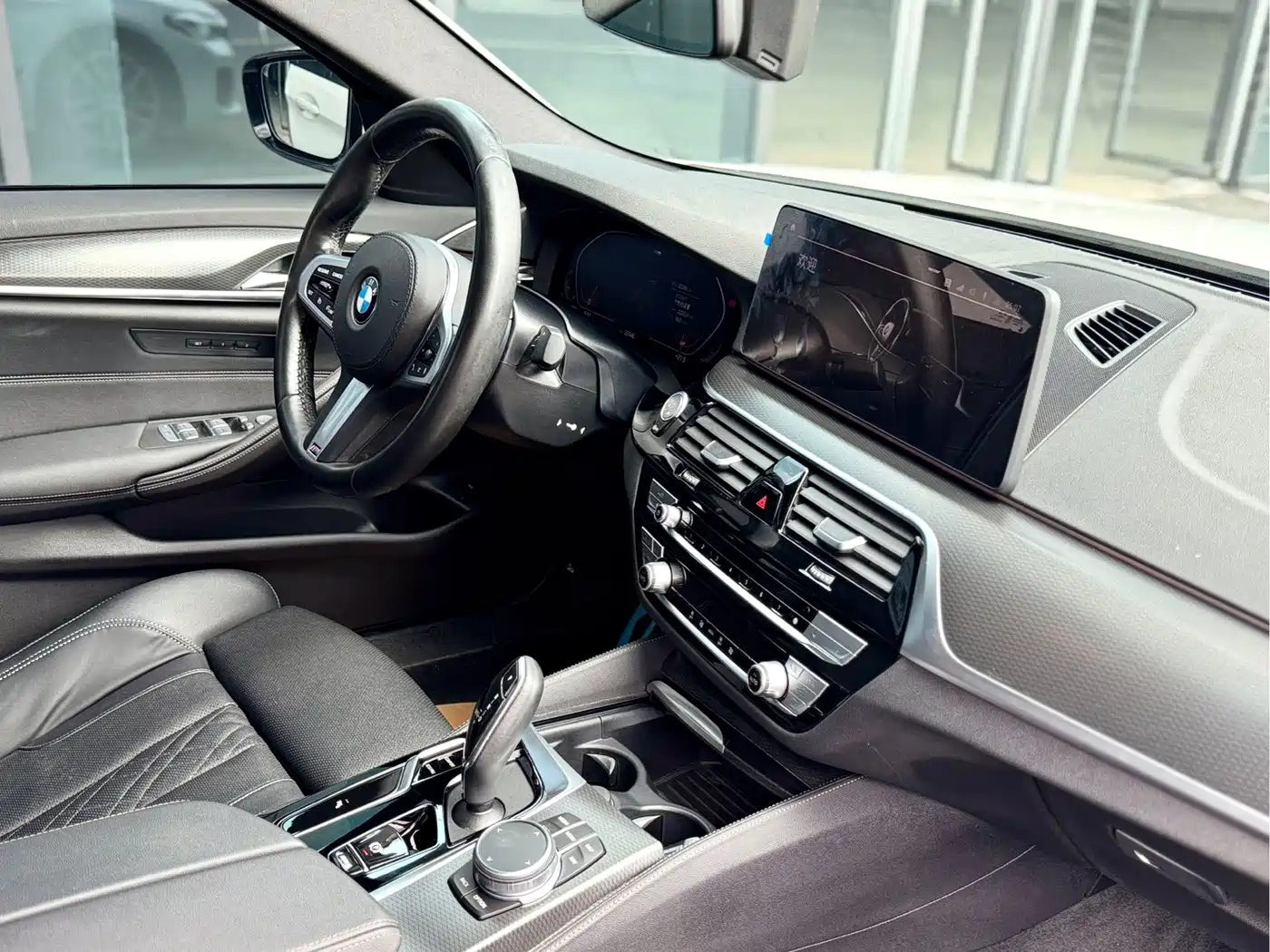 BMW 5 Series (Import) 2021 525i M Sport Package фото 12