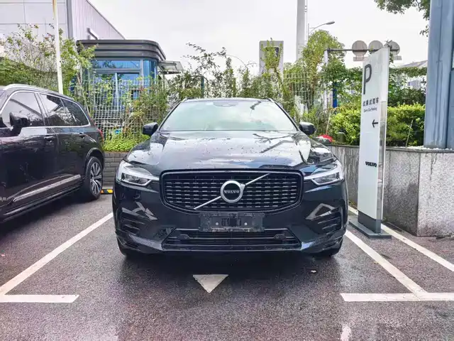 Volvo XC60 2021 T5 AWD R-Design — фото 3