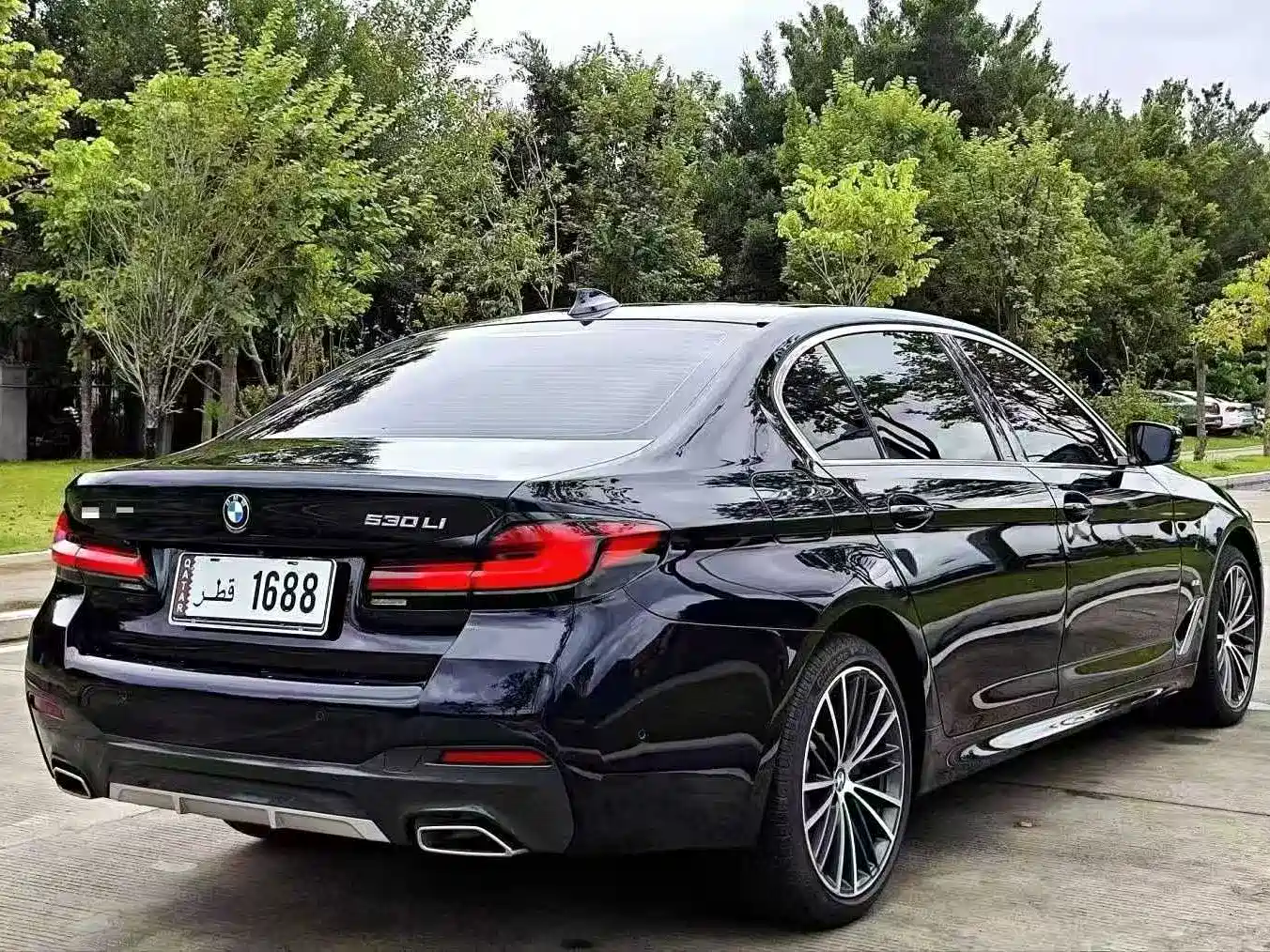 Photo 8 - BMW 5 Series