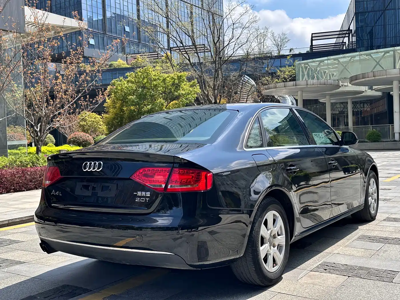 Audi A4L 2011 2.0 TFSI Standard фото 4