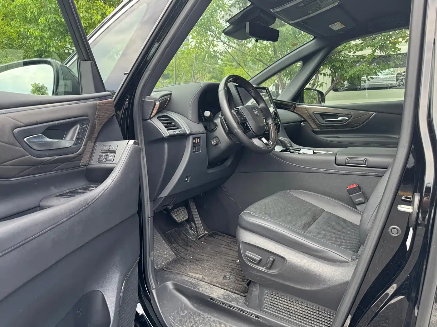 Toyota Vellfire 2025 2024 Crown Hybrid 2.5L Executive Premium Edition