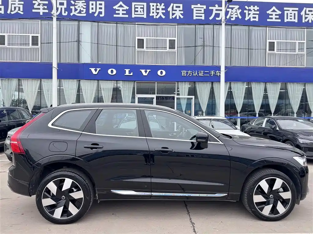 VOLVO XC60 PLUG IN HYBRID