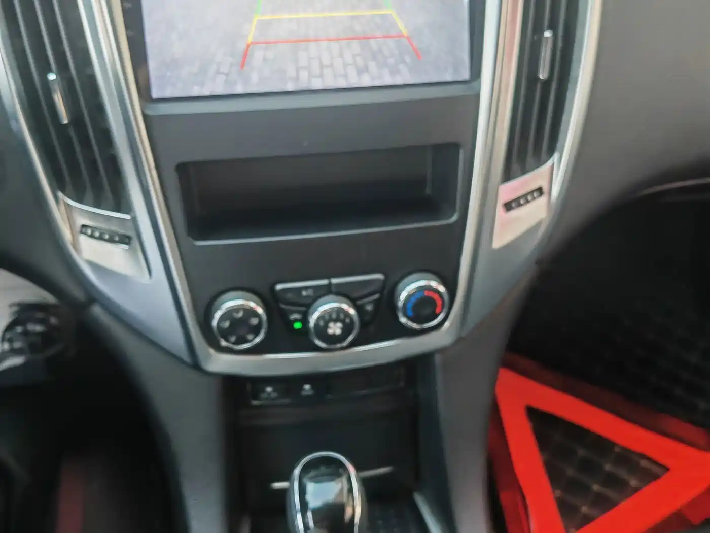 Jiangling Yusheng S350 2014 2013 2.4T Automatic 4WD Diesel Premium Luxury 5-seater