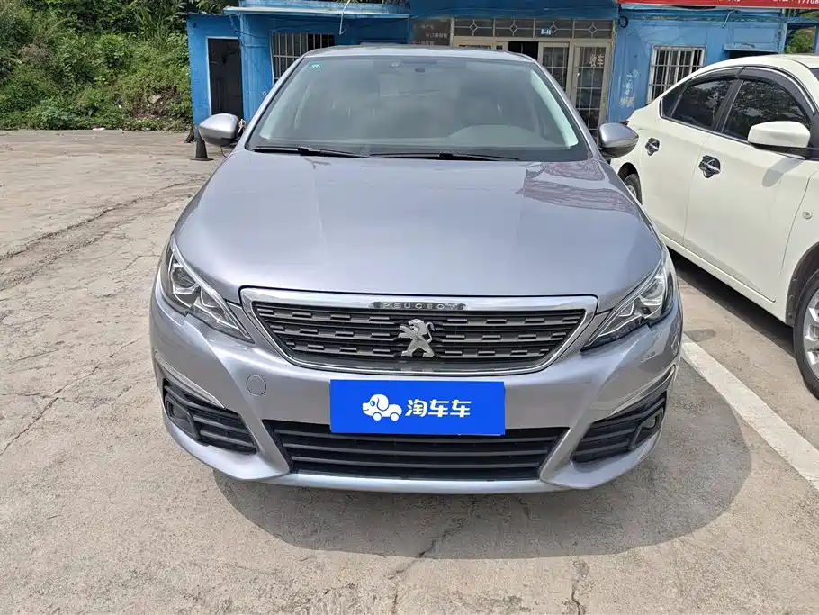 Peugeot 308 2018 1.6L Auto Luxury Edition фото 2