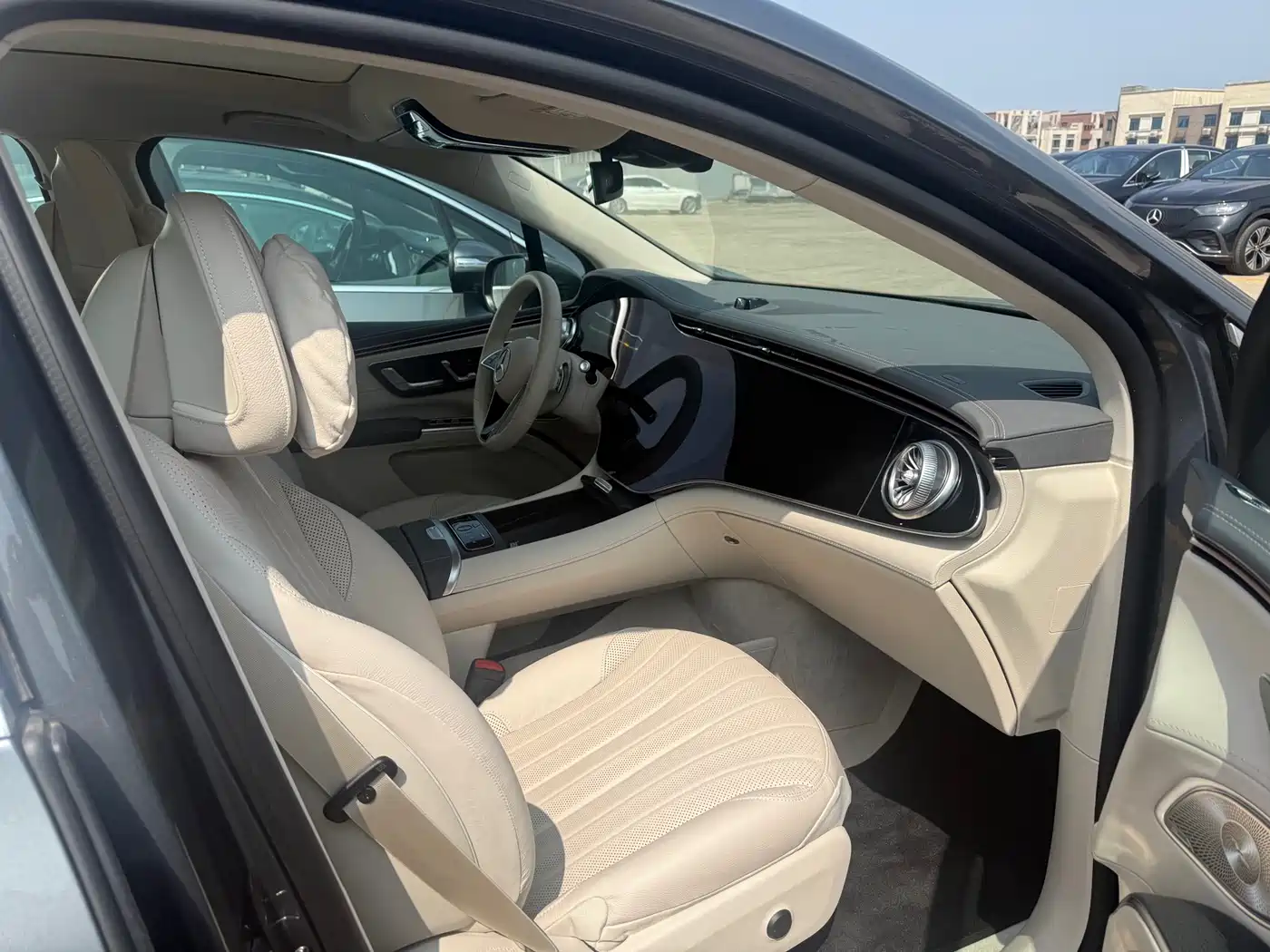 MERCEDES-BENZ EQS SUV