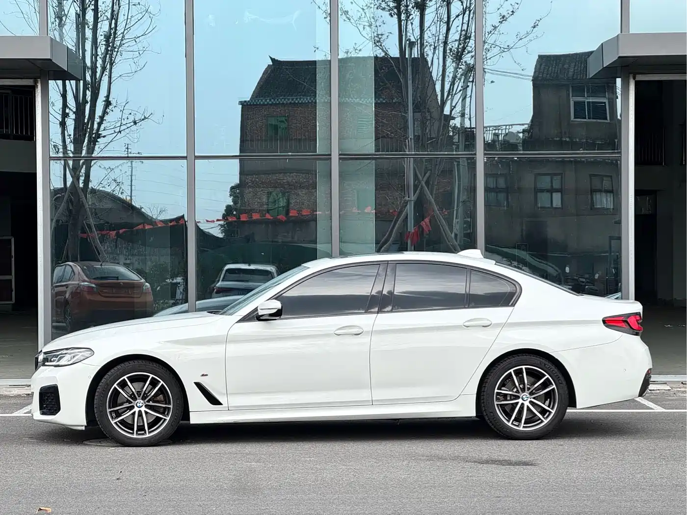 BMW 5 Series (Import) 2021 525i M Sport Package фото 5
