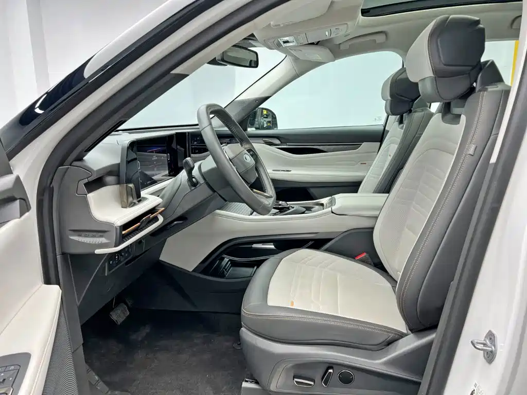 Фото 15 - Ford Edge