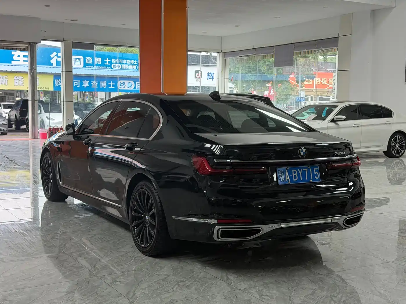 Фото 14 - BMW 7 Series