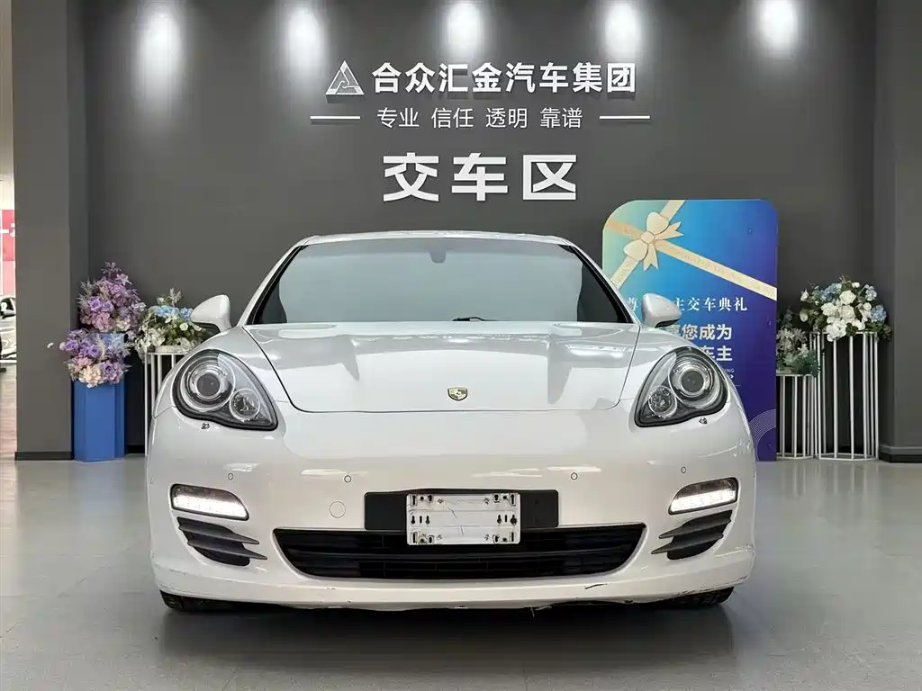 Porsche Panamera 2010 Panamera 4 3.6L фото 2