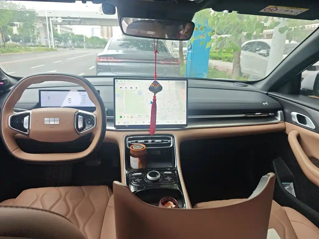 Geely Galaxy Galaxy A7 2025 2025 EM-i 70km Voyage Edition
