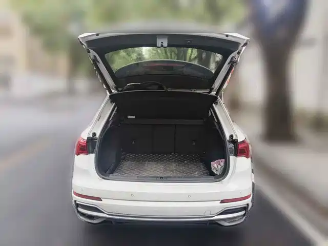 Audi Q3 2022 35 TFSI Progressive Dynamic — фото 5