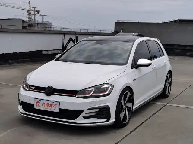 VOLKSWAGEN GOLF GTI