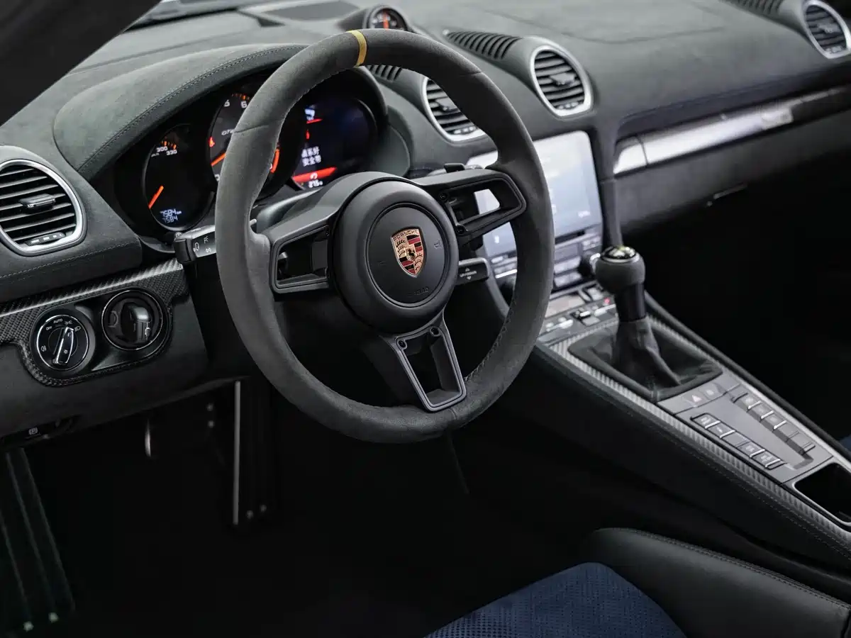 Porsche 718 2022 Cayman GT4 RS 4.0L фото 27