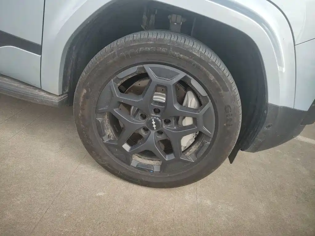 Fang Cheng Bao Titanium 7 2026 2025 AWD Base Model
