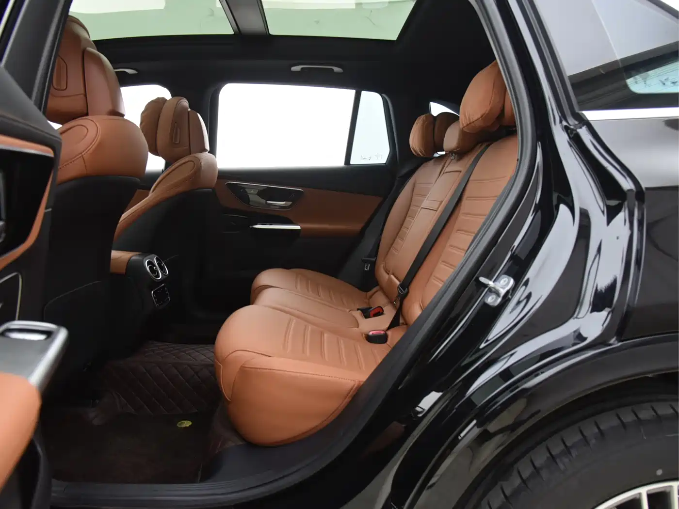 Mercedes-Benz GLC 2023 GLC 300 L 4MATIC Sport 5-Seater фото 9