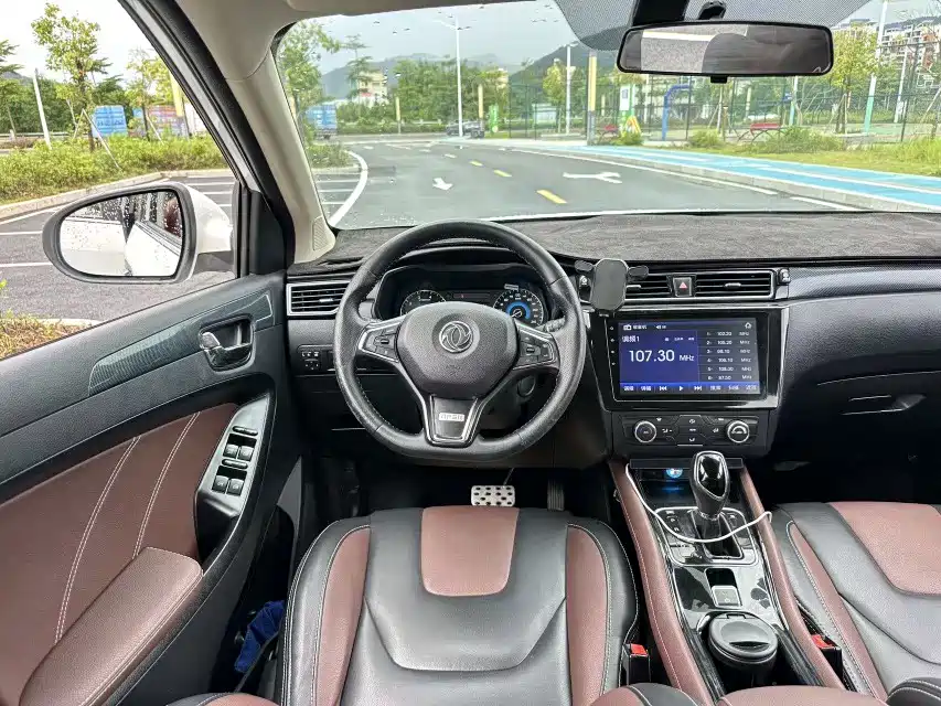 Dongfeng Fengguang Fengguang 580 2018 2017 1.5T CVT Comfort Version