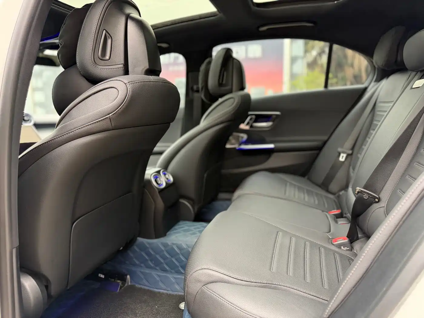 Mercedes-Benz C-Class 2025 C 260 L Night Sport Edition фото 12